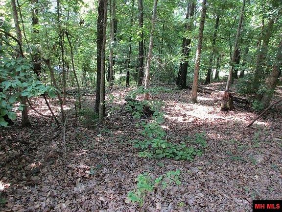 3rd image of Glen Cove Cir