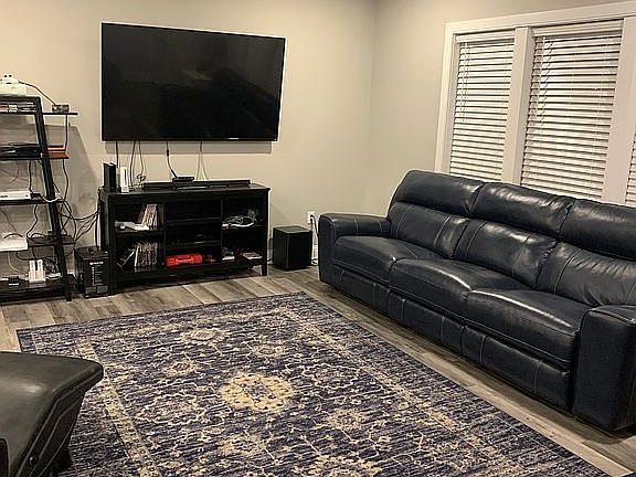 3rd image of 62 Sterling Ave