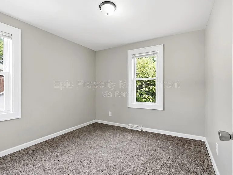 3117 Coucy Ave — Photo 11