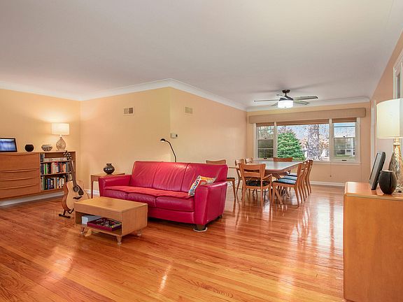 4th image of 5126 Meadowlark Ln