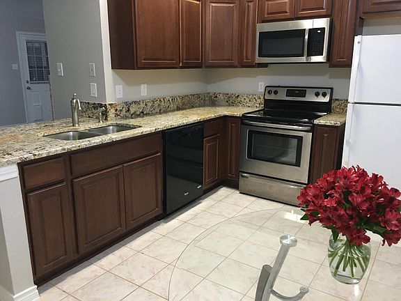 5th image of 535 Kirkland Dr