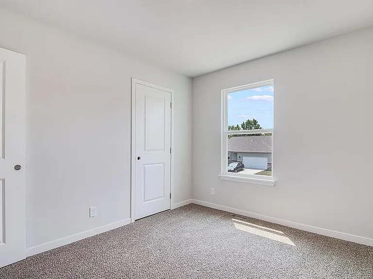 21328 W 216th St — Photo 15