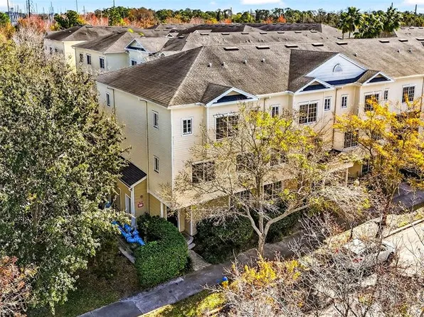 9836 W Park Village Dr, Tampa, FL 33626