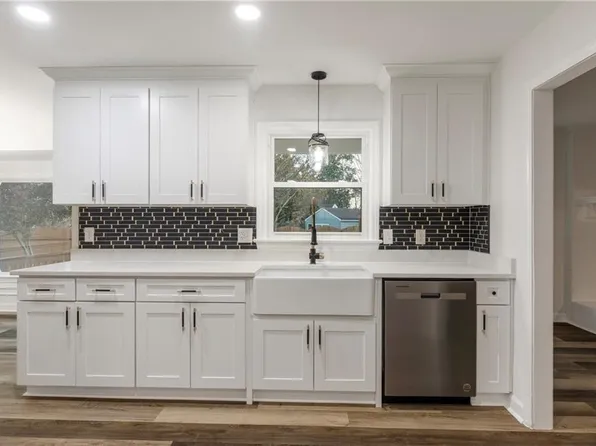 1396 Dunstan Ln, Virginia Beach, VA 23455