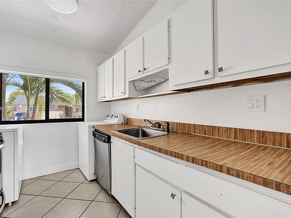3rd image of 12216 SW 110th Ln