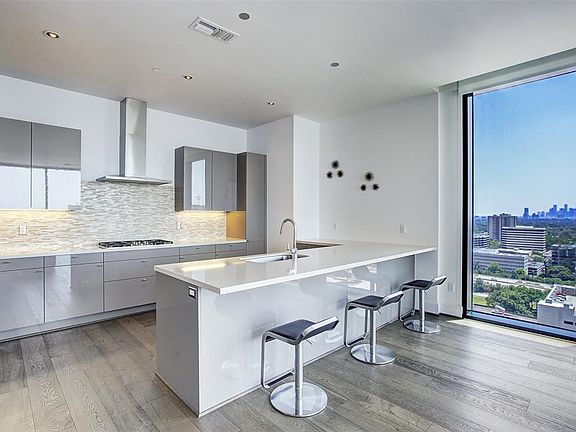 5th image of 1409 Post Oak Blvd Unit 2001