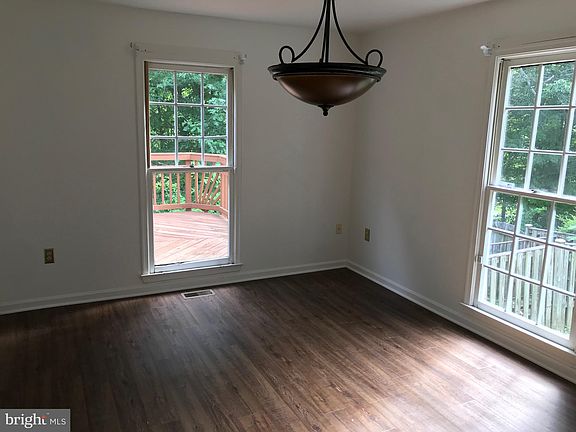 3rd image of 4424 Starling Ct