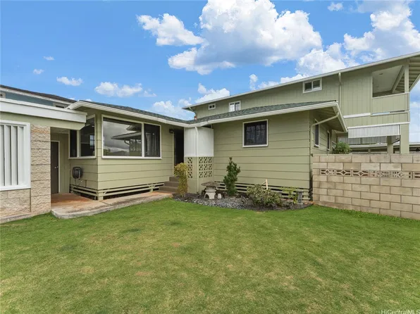 1961 Kinikohu St, Wahiawa, HI 96786
