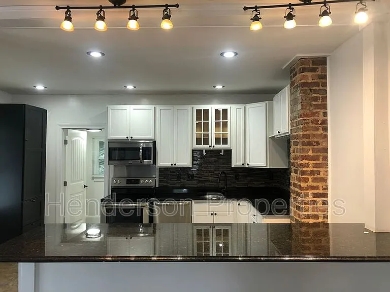 400 Faison Ave — Photo 4