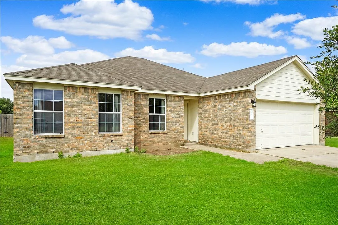 3 bed, 2.0 bath, 1628 sqft, $1,825 — Photo 2