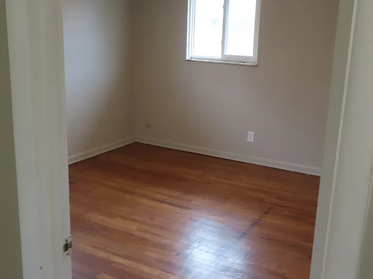 901 N Meadows Ct #D — Photo 13