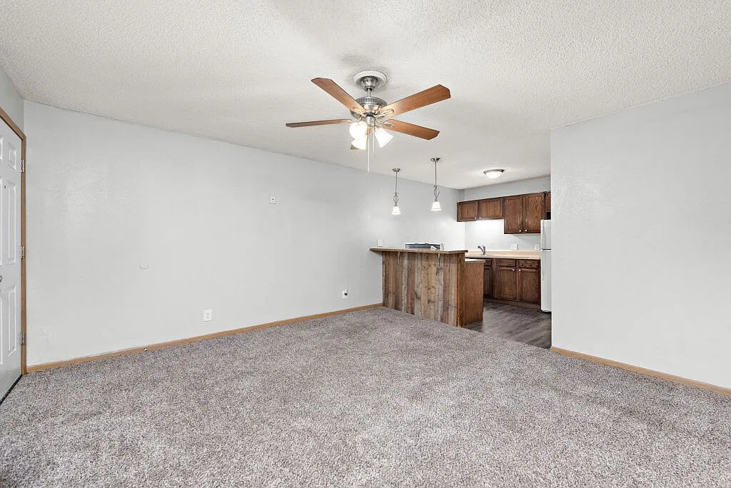 Valley Apartments — Photo 3