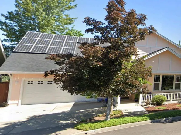 1167 Village Square Dr, Ashland, OR 97520