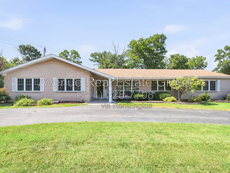 959 Orchard Lakes Dr