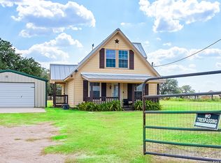 2148 State Highway 173 S, Devine, TX 78016