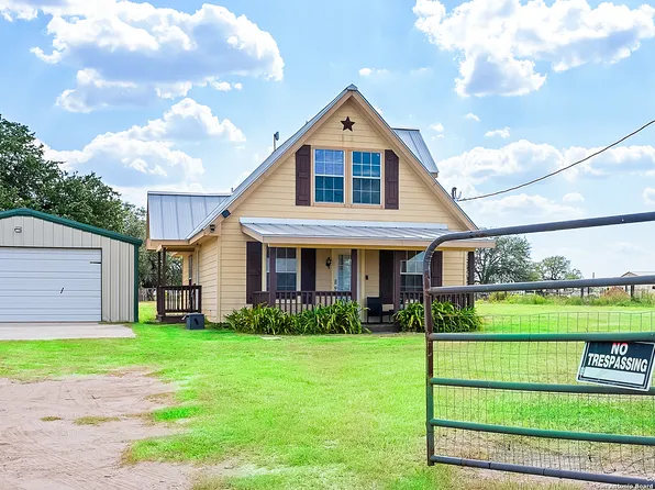 2148 state highway 173, Devine, TX 78016