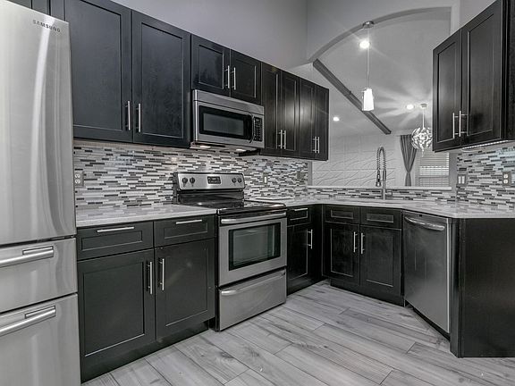 3rd image of 307 Woodbay Ct