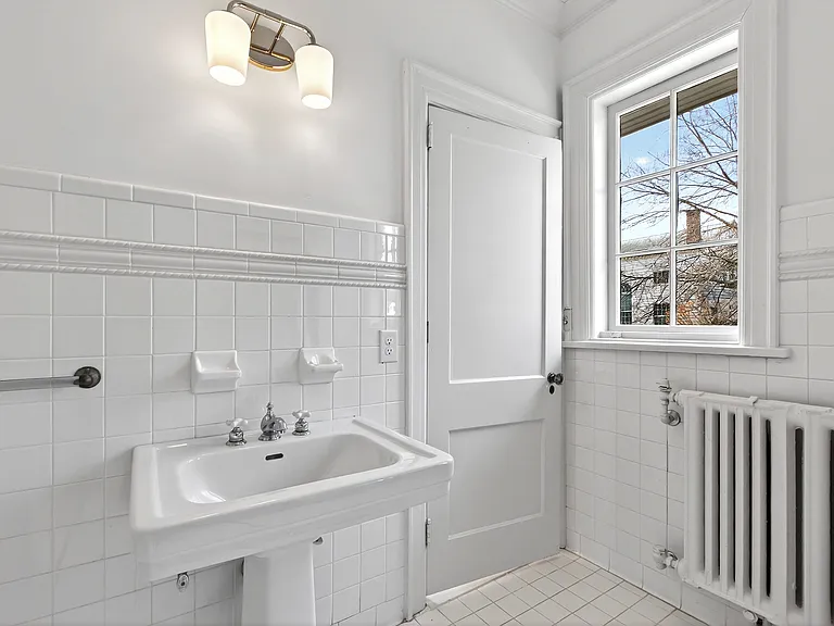 1313 College Pl — Photo 24