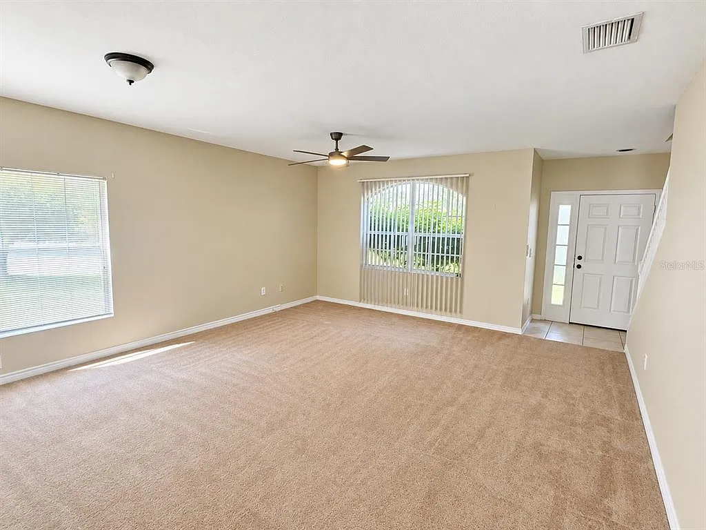 4 bed, 2.5 bath, 2063 sqft, $2,150 — Photo 3