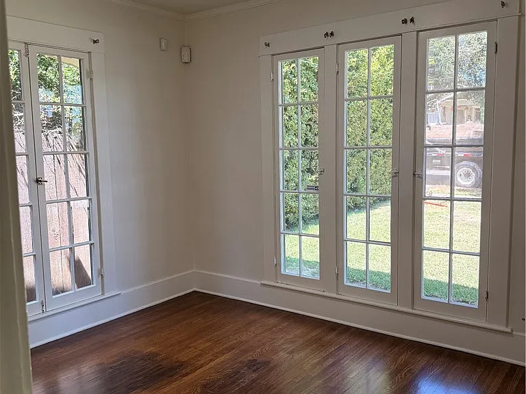 1631 Walworth Ave — Photo 7