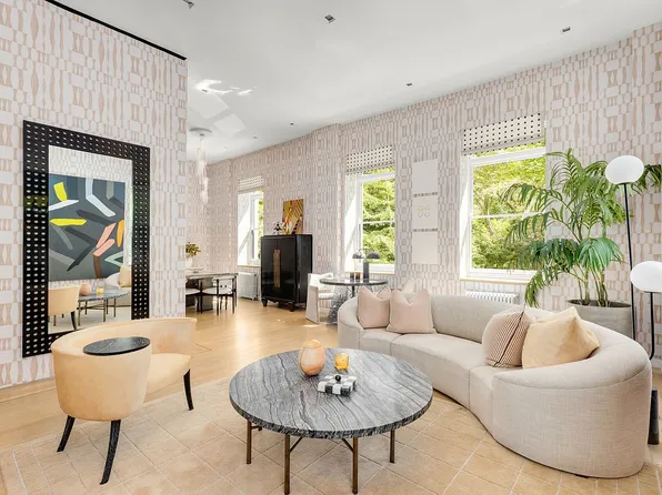7 Gramercy Park W #2C, New York, NY 10003