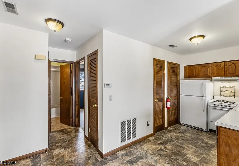 2 Squaw Valley Ct #6 — Photo 3
