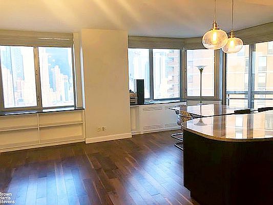 1st image of 500 W 43rd St APT 35C