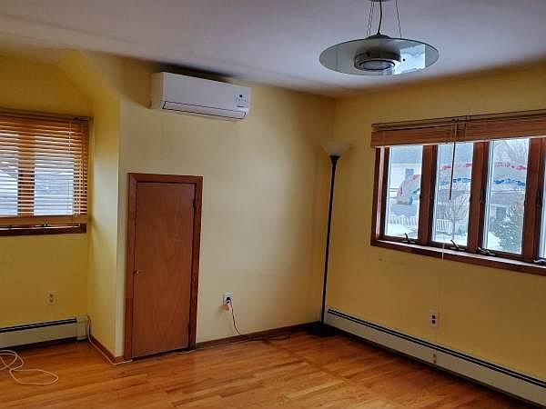 2nd image of 2001 Wilson Ln #2