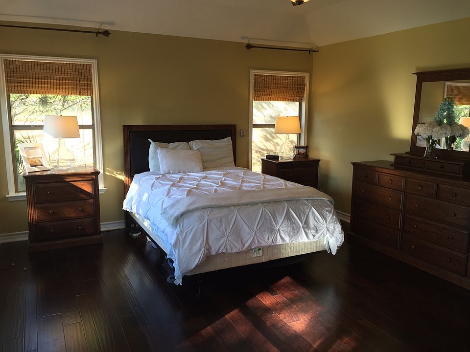 2nd image of 25715 Green River Dr