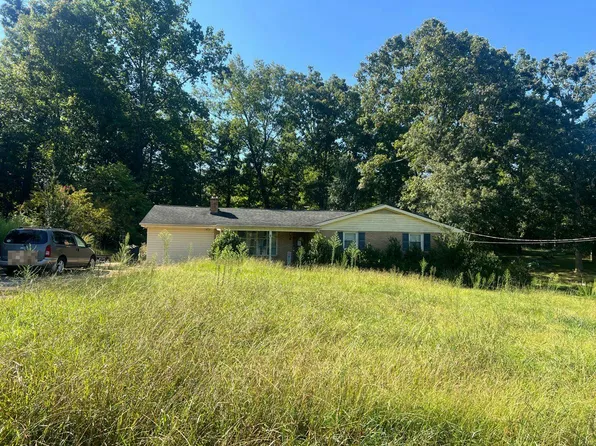 165 Fernwood Dr, Forest City, NC 28043
