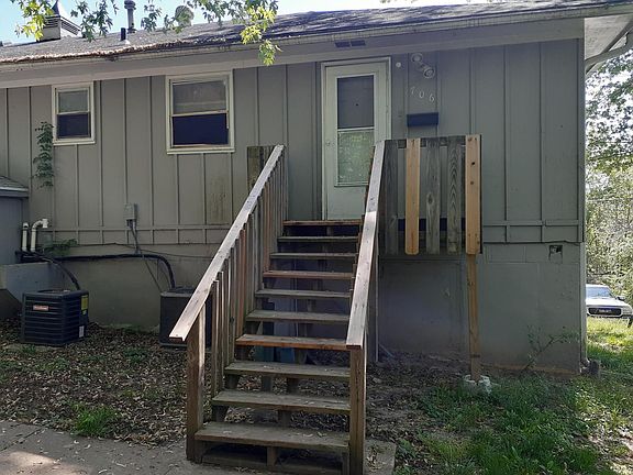 5th image of 706 N Willow Ave