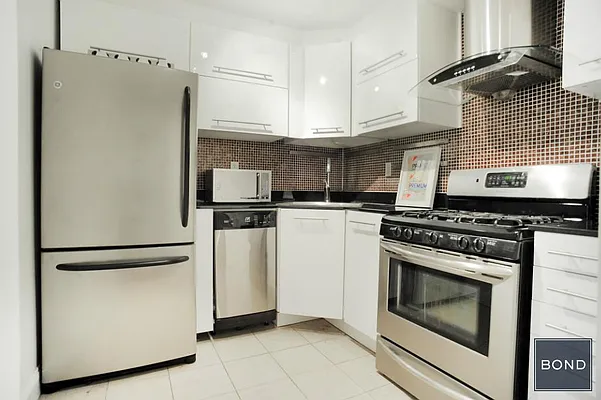 Sold by Bond New York | media 16