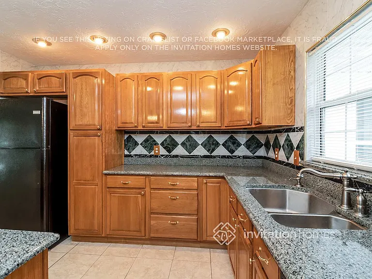 1007 Ell Way — Photo 6