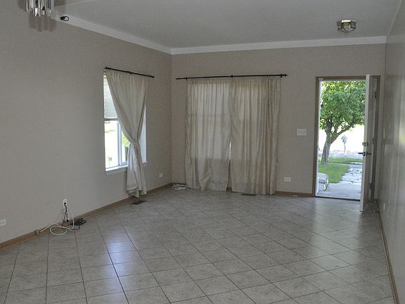 5th image of 2111 Rebecca Cir #2111