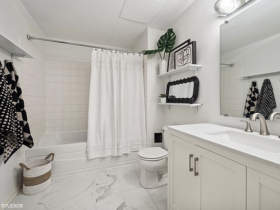 4th image of 849 N Franklin St Unit 1006