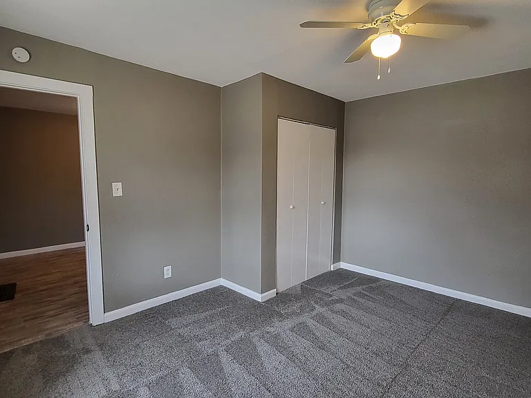 9605 Grady Ln — Photo 7