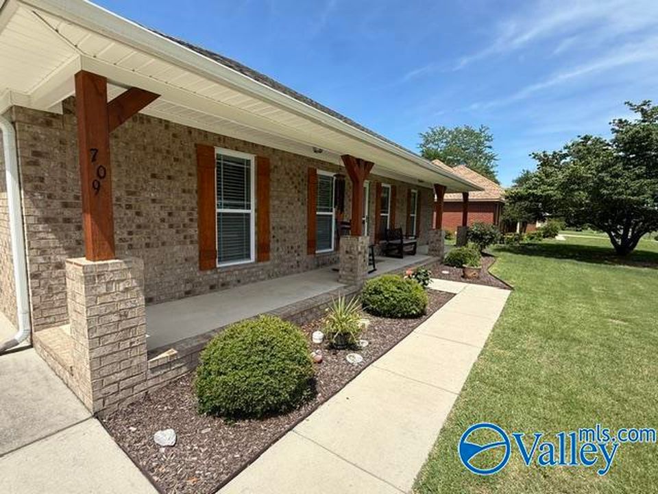 709 Cindy St NE, Hartselle, AL - View 5