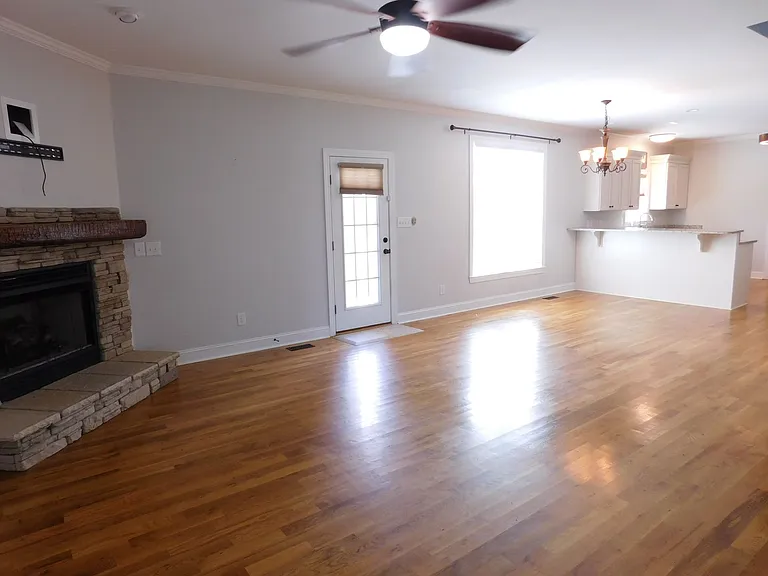 101 Staffordshire Dr — Photo 8