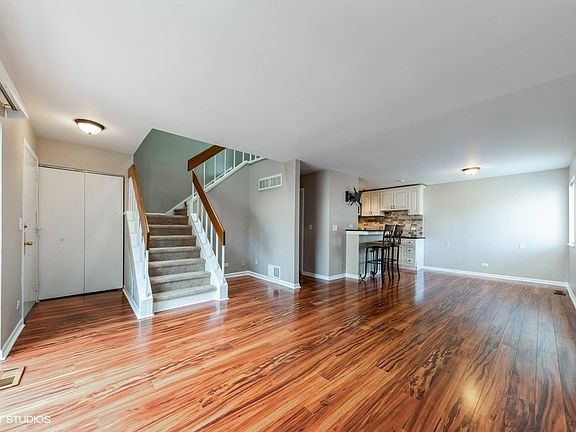 3rd image of 1030 Emerald Dr