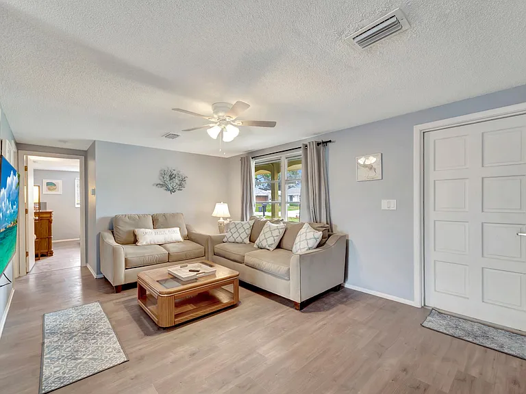 656 Southland Rd — Photo 3