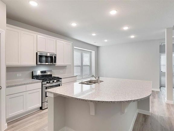 3rd image of 1005 Shire Dr