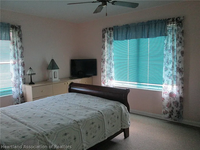 38 Lake Henry Dr — Photo 16