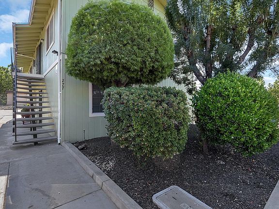 5th image of 277 Percy Ave