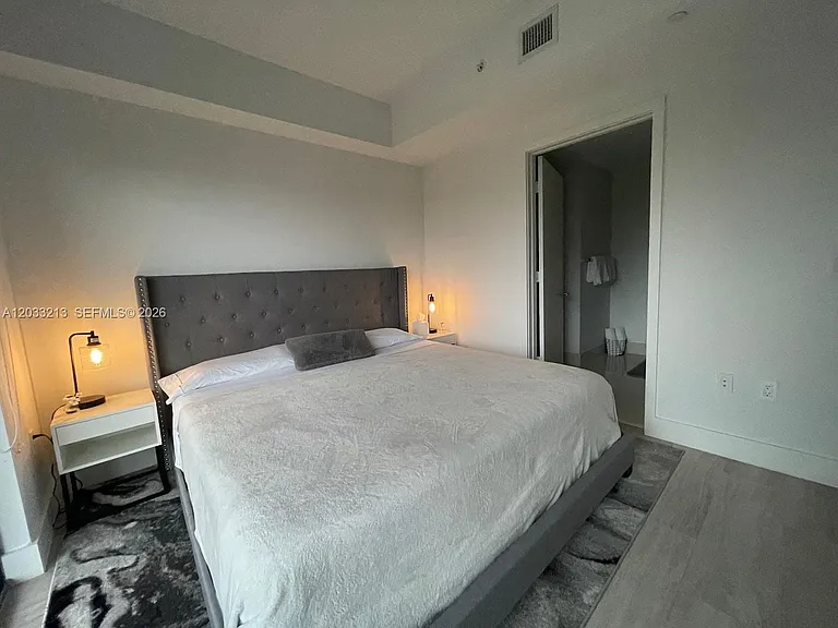 121 NE 34th St #1015 — Photo 15