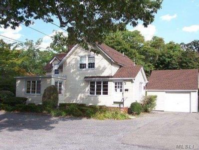 33 Foster Ave, Sayville, NY, 11782