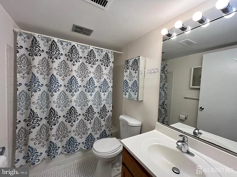 2217 Sayre Dr #0 — Photo 12