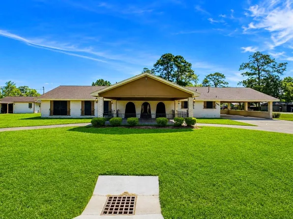 5902 McCullough St, Baytown, TX 77521