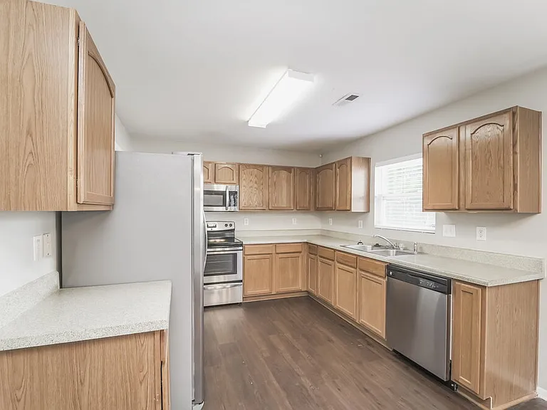 4405 Larkhaven Village Dr — Photo 8