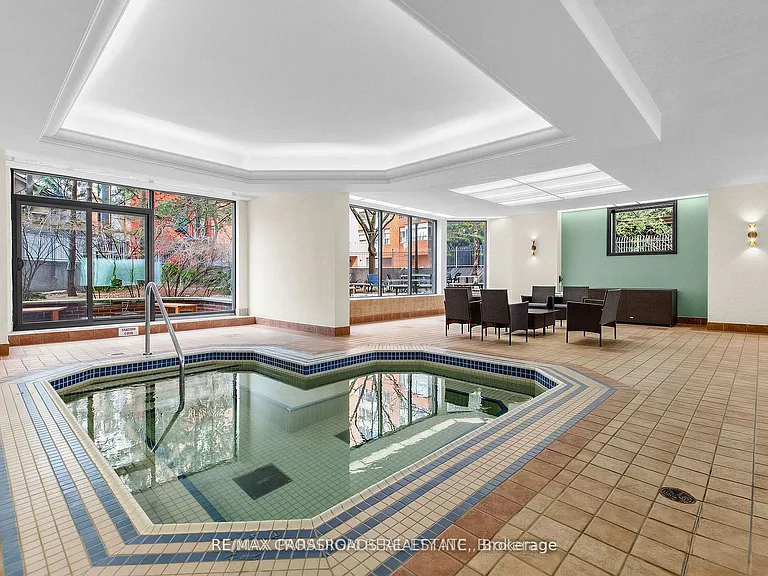 633 Bay St #Penthouse 12 — Photo 10