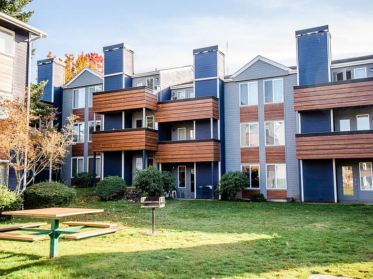Northpoint Apartments — Photo 9